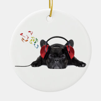 Décoration En Céramique Le Chien-taureau noir de France s'installe dans se