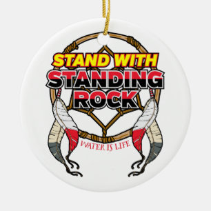 Décoration En Céramique Le support avec de l'eau debout roche est la vie