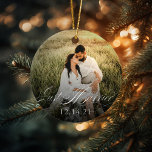 Décoration En Céramique Les mariés qui viennent de se marier Ornament Mari<br><div class="desc">L'ornement en étain "Just Married" pour les jeunes mariés. Cliquez sur "Customiser" pour déplacer les éléments,  ajouter ou modifier les polices,  la taille et l'emplacement des couleurs. Vous pouvez également supprimer la date grise sous le blanc qui agit comme une ombre portée pour la lisibilité.</div>