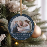 Décoration En Céramique Les petits font la vie Grand Photo<br><div class="desc">Créez un cadeau sucré pour une grand-mère ou un grand-père bien-aimés avec ce magnifique ornement photo en céramique. "Les petits-enfants font la vie grandiose" apparaît le long du fond avec des accents de flocon blanc. Personnalisez avec l'année en dessous, et les noms des petits-enfants courbant à travers le sommet. Ajoutez...</div>