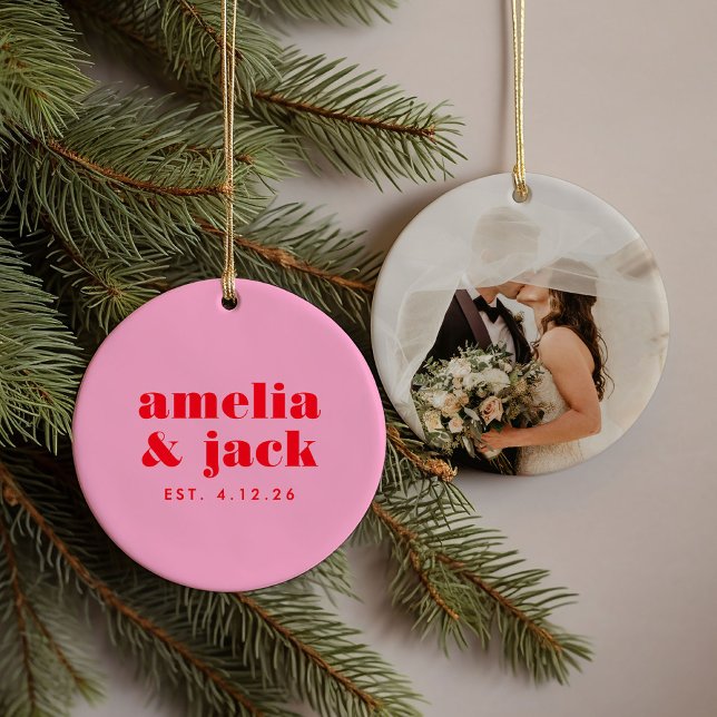 Décoration En Céramique Mariage de monogramme moderne rose et rouge brilla (This bright bold pink and red photo wedding ornament will add maximalist fun to your tree! )
