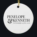 Décoration En Céramique Mariage noir blanc classique personnalisé<br><div class="desc">Commémorez votre journée spéciale avec cet ornement en céramique intemporelle avec la typographie classique en noir et blanc, personnalisée avec vos noms mariages. L'élégance du design en fait un hôtel sophistiqué pour célébrer votre union, parfait pour ajouter une touche de charme à votre décor de vacances ou pour donner aux...</div>