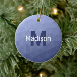 Décoration En Céramique Motif de maillage géométrique gris bleu<br><div class="desc">Motif en maille géométrique gris bleu foncé Monogramme Arbre de Noël en céramique Ornement. Monogramme Personnalisez avec votre initiale et votre nom personnalisés. Maille géométrique triangulaire avec dégradé bleu foncé clair design moderne.</div>