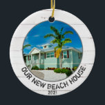 Décoration En Céramique New Beach House Home Photo de l'année<br><div class="desc">Cette nouvelle maison de plage à deux côtés sur mesure ornement de vacances de Noël comprend une photo de votre nouvelle maison et de l'année sur le devant, et une autre photo sur le dos. Cela fait un cadeau de chauffage domestique pour la nouvelle maison, ou juste un garde spécial...</div>