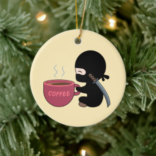 Décoration En Céramique Ninja minuscule avec une grande tasse de café sur
