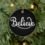 Décoration En Céramique Noël personnalisé minimaliste moderne<br><div class="desc">Découvrez l'enchantement de la saison des Fêtes avec notre minimaliste Moderne Design Personnalisé Ornement en Céramique de Noël. Cet ornement est l'ajout parfait à votre arbre, capturant l'essence de Noël dans un design élégant et contemporain. Décoré de noir et blanc et orné de Père Noël et de rennes, cet ornement...</div>