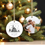 Décoration En Céramique Notre premier Noël en couple, photo minimaliste<br><div class="desc">Ce ornement sera un bel ajout à votre arbre. Utilisez le formulaire modèle pour ajouter votre personnalisation et votre photo.</div>