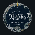 Décoration En Céramique notre premier noël en tant que m. & mme winter wre<br><div class="desc">couronne avec un arrière - plan bleu et un texte de script blanc. Le texte,  les couleurs et l'image à l'arrière peuvent être personnalisés.</div>