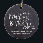 Décoration En Céramique Notre premier Noël Marié Joyeux photo Chalkboard<br><div class="desc">Les ornements qui ont tendance à toujours se faire sur notre arbre sont ceux qui sont personnalisées. Customisez cette ornementation pour vous souvenir de votre premier Noël en tant que Monsieur et Madame pour les années à venir. Remplacez la photo au dos par votre propre photo mariage. Arrière - plan...</div>