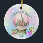 Décoration En Céramique Nuit silencieuse - Vintage Sleigh & Snowman<br><div class="desc">Ce bel ornement en porcelaine présente des motifs de chaque côté. L'un a un globe neigeux complexe avec un château à l'intérieur et il est entouré de cadeaux. L'arrière - plan est habillé d'aquarelles teintées de bleu et de rose avec des étoiles scintillantes blanches et de parties scintillant dorée. Ci-dessus,...</div>