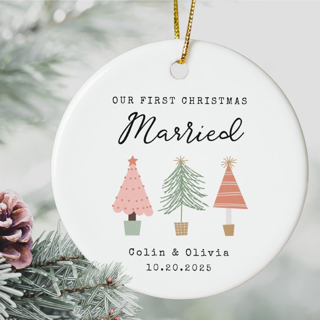 Décoration En Céramique Our First Christmas Married Custom Couple Name (Our First Christmas Married Personalized Custom Couple Christmas Ornament Names Date Newlywed Gift)
