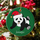 Décoration En Céramique Panda Bear Kids<br><div class="desc">This pretty panda bear Santa Claus Christmas ornament is a beautiful animal holiday venft for a child who loves panda bears. J'ai des animaux sauvages et un Christmas panda bear takes the cake wearing a red Santa ! Personalize this green vend with a name.</div>