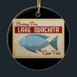 Décoration En Céramique Parc d'état du lac Ouachita Vintage voyage de pois<br><div class="desc">Ce design de voyage vintage du parc d'état du lac Ouachita Arkansas présente un poisson bleu amusant aux accents rouges et une ambiance rétro des années 1960.</div>