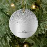 Décoration En Céramique Parties scintillant d'argent Monogramme métallique<br><div class="desc">Argent Faux Parties scintillant à étincelles métalliques brossé Monogramme en métal Nom et ornement de Noël initial. Cela rend le cadeau parfait pour 16 ans,  mariage,  douche nuptiale,  anniversaire,  baby shower ou bachelorette pour quelqu'un qui aime le luxe glam et les styles chic.</div>