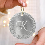 Décoration En Céramique Parties scintillant en métal brossé argenté Nom du<br><div class="desc">Personnalisez facilement ce design ornemental chic branché avec une jolie parties scintillant brillante en argent sur un arrière - plan métallique brossé en argent.</div>