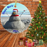 Décoration En Céramique Père Noël de plage personnalisée "Snowman"<br><div class="desc">Faire de ce bonhomme de neige Père Noël n'a pas été aussi facile que nous le pensions,  mais nous avons passé un bon moment à y travailler ! Personnalisez facilement le texte.</div>