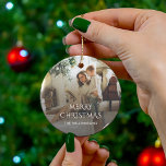 Décoration En Céramique Photo de famille de Noël Rustique<br><div class="desc">Chérissez les précieux moments de votre famille cette saison de Noël avec notre photo personnalisée Noël Ornament. Cet ornement unique présente une photo de famille préférée. Personnalisez-le avec votre instantané le plus précieux, du moment franc au portrait posé. Ajoutez un message personnalisé pour rendre votre décoration de saison encore plus...</div>