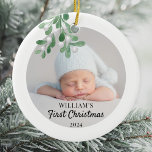 Décoration En Céramique Photo personnalisée du premier feuillage de Noël d<br><div class="desc">Le premier ornement de Noël de ce bébé est décoré d'un faux-pied vert à l'aquarelle. Facilement personnalisable avec la photo, le nom et l'année de votre bébé. Utilisez l'outil de conception pour modifier la taille, le style ou la couleur du texte. Parce que nous créons notre oeuvre, vous ne trouverez...</div>