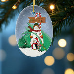 Décoration En Céramique Pôle Nord Snowman Dragon Penguin Noël<br><div class="desc">Un mignon pingouin donne un cadeau de Noël à un dragon vert au pôle nord. Un bonhomme de neige avec un panneau de sucre de canne du pôle Nord sur fond de panneau de chute</div>