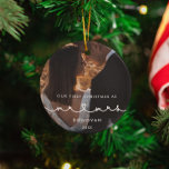 Décoration En Céramique Police Coeur mignon Premier Noël en tant que Mr &<br><div class="desc">Notre premier Noël en tant que Monsieur et Madame,  tout récemment marié ornement photo d'étape. Une typographie moderne avec un coeur mignon pour cette collection d'ornements photo. Pour customiser avec votre photo préférée. Vous pouvez aussi facilement changer la couleur de la police à votre goût.</div>
