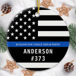 Décoration En Céramique Police Personnalisée Ligne Bleue Mince Police<br><div class="desc">Ligne Bleue Mince Officier de Police Ornement de Noël - Drapeau américain dans la Police Couleurs Drapeau, design moderne noir et bleu. Customisez avec le nom de votre ministère et personnalisez avec le nom et le numéro d'insigne des policiers. Ce vêtement personnalisé d'application de la loi est parfait pour les...</div>