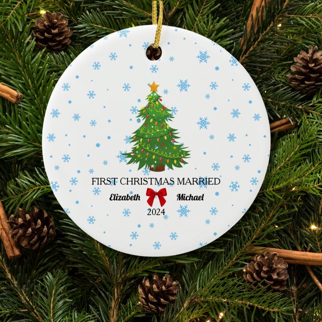 Décoration En Céramique Premier Noël Marié 2024 Couple personnalisé (First Christmas Married 2024 Custom Couple Ceramic Ornament)