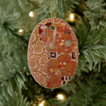 Décoration En Céramique Réalisation par Gustav Klimt, Art Nouveau Vintage<br><div class="desc">Fulfillment (alias The Embrace) (1909) de Gustav Klimt est un vintage Symbolisme de l'époque victorienne un bel art, un portrait d'amour et d'amour mettant en scène un jeune couple qui s'embrasse. À propos de l'artiste : Gustav Klimt (1862-1918) était un peintre symboliste autrichien et l'un des membres les plus importants...</div>