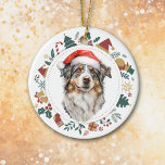 Décoration En Céramique Santa Hat Australian Shepherd Dog Christmas Wreath<br><div class="desc">Voici un joli ornement personnalisé pour toute personne qui aime un chien berger australien. L'avant a un Aussie bleu aquarelle portant un chapeau de Père Noël. L'image est encadrée dans une couronne de cercle colorée constituée de diverses images de vacances, dont un bonhomme de neige, des cloches, du sucre de...</div>