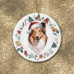 Décoration En Céramique Santa Hat Shetland Sheepdog Christmas Wreath<br><div class="desc">Voici un joli ornement personnalisé pour toute personne qui aime un Shetland Sheepdog. L'avant a une étagère aquarelle portant un chapeau de Père Noël. L'image est encadrée dans une couronne de cercle colorée constituée de diverses images de vacances, dont un bonhomme de neige, des cloches, du sucre de canne, du...</div>