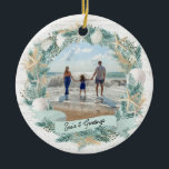 Décoration En Céramique Seashell Beach Terrain tropical avec photo<br><div class="desc">Magnifique ornement de glace de plage tropicale avec coquillages,  étoiles de mer et dollars de sable. Ajoutez une photo de vacances ou de famille préférée et modifiez le texte comme préféré.</div>