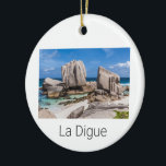 Décoration En Céramique Seychelles La Digue Anse Marron Beach Vintage<br><div class="desc">Seychelles La Digue Anse Marron design de plage pour les vacances. Seychelles dans l'océan Indien paysage île avec panorama de plage souvenir pour le voyage La Digue et Praslin. Seychelles Beach Artwork pour les vacanciers et routards Mahé. Seychelles Océan Indien Souvenir avec La Digue Beach et Anse Marron. Le paysage...</div>
