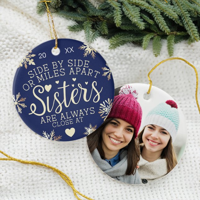 Décoration En Céramique Sisters Connected At Heart Photo Keepsake Navy (Sisters Connected At Heart Photo Keepsake Navy Ceramic Ornament)