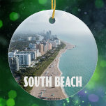 Décoration En Céramique South Beach Miami Florida<br><div class="desc">South Beach,  Miami,  Floride photo de la ligne d'horizon du rivage avec la plage et les bâtiments du centre-ville pour un plaisir de garder un endroit amusant. Le nom South Beach est en bas dans une police art déco.</div>