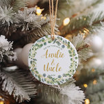 Décoration En Céramique Tante et oncle Noël premier<br><div class="desc">Célébrez la nouvelle tante et oncle avec cette verdure d'aquarelle moderne eucalyptus couronne de Noël avec feuilles bleu et vert et or - customisez-la simplement avec l'année ou cliquez sur "customiser plus loin" pour ajouter du texte,  changer la couleur arrière - plan ou ajouter une photo.</div>
