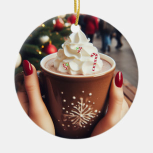 Décoration En Céramique Tasse de cacao de fêtes avec crème fouettée