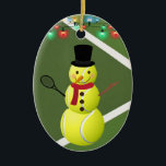 Décoration En Céramique Tennis personnalisé Ball Snowman Noël<br><div class="desc">Ce design unique de vacances de Noël de tennis dispose d'un court de tennis vert arrière - plan avec boule de tennis moelleux bonhomme de neige. Personnalisez le dos avec un nom et une année!</div>
