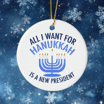 Décoration En Céramique Tout ce que je veux pour Hanoukka est un nouveau p<br><div class="desc">Tout ce que je veux pour Hanoukka est un nouveau président. Un nouveau président serait un grand cadeau pour cette personne juive. Un cool anti-Trump présent pour un juif qui veut destituer Donald Trump. Résistez à cette menorah bleu cool.</div>