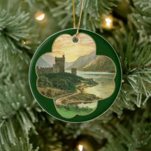 Décoration En Céramique Trèfle doré chanceux vintage avec un château irlan