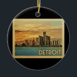 Décoration En Céramique Vintage voyage de Detroit Michigan<br><div class="desc">Design de Detroit Michigan dans le style Vintage voyage avec un beau coucher de soleil de la ville.</div>