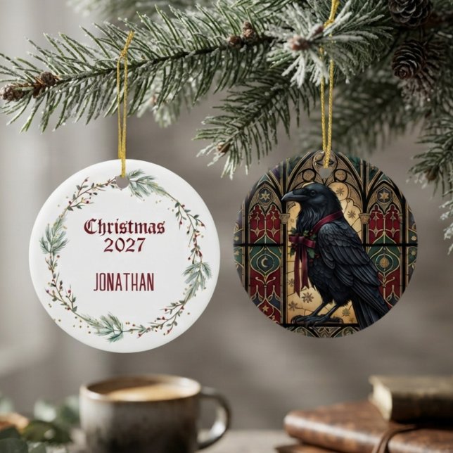Décoration En Céramique Vitrail gothique corbeau (Simulated stained glass raven christmas ornament for alternative holiday lovers .)