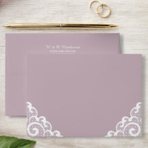 Dentelle blanche sur Mauve légère