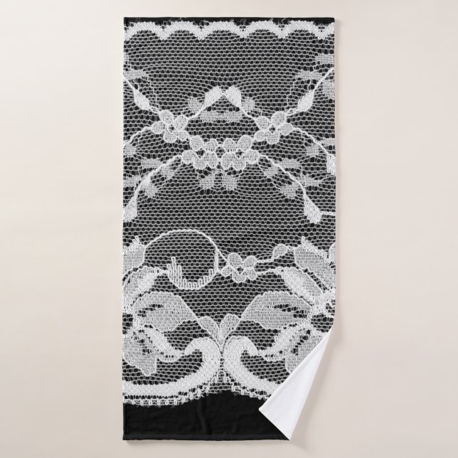 Dentelle florale blanche sur un arrière - plan noi (Serviette de bain)
