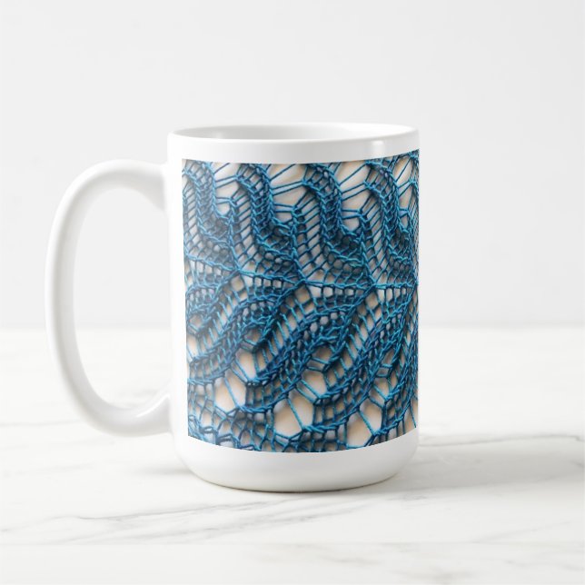Dentelle tricotant la tasse orientée (Gauche)