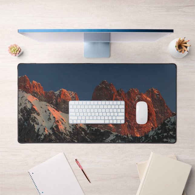 Dernière lumière du soleil sur les montagnes (Bureau 1)