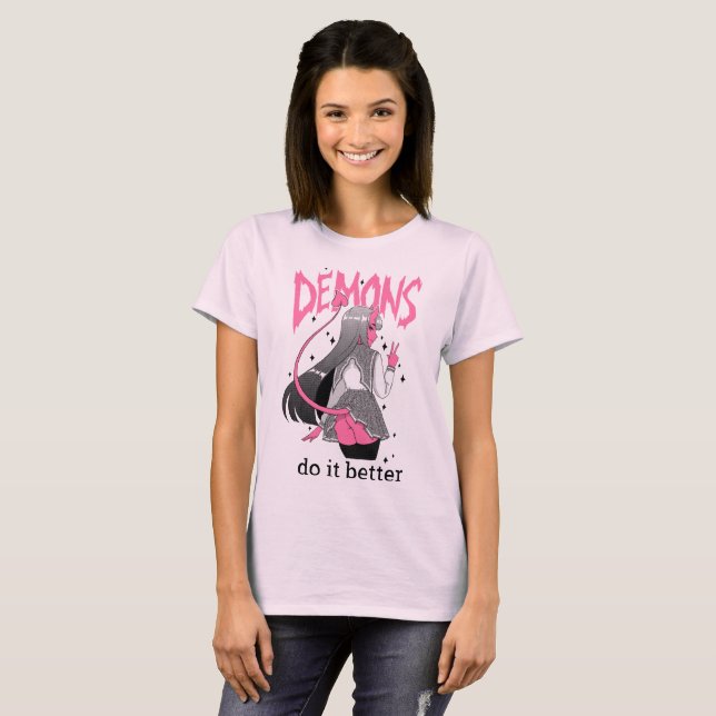 des démons il améliorent le T-shirt rose-clair (Devant entier)