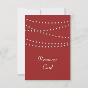 Des fils de perles en rouge RSVP