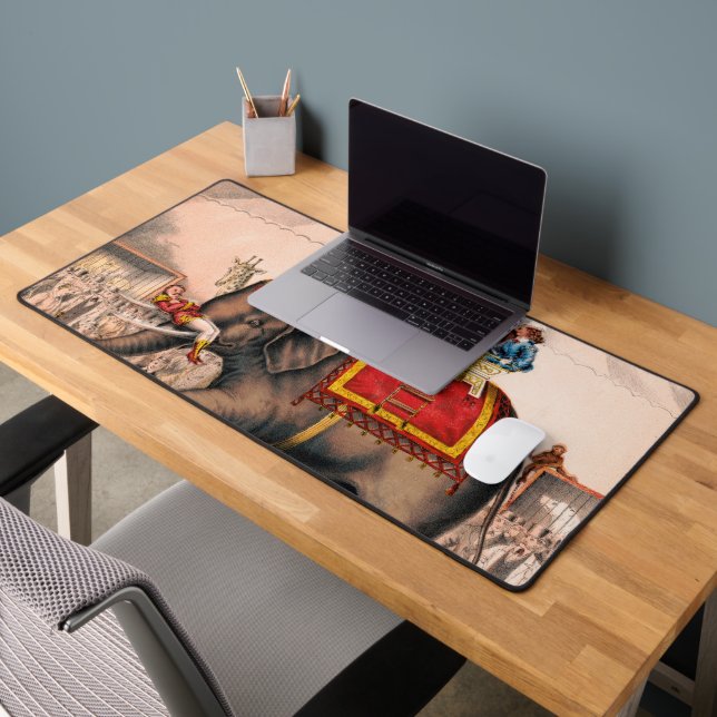 Des Hommes Accompagnent Un Acte De Cirque Avec Un  (Bureau 2)