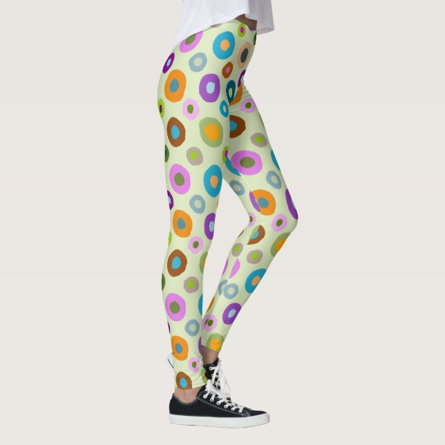 Des leggings amusants partout sur des points color (Droite)