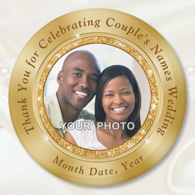 Des Noces D'Or. Magnet Wedding Favors pas cher (Wedding favors for guests in bulk. Gold wedding favors. Photo wedding favors. Gold wedding party.)