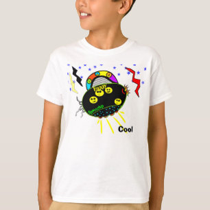 Des panneaux de paix face à un T-shirt vaisseau sp